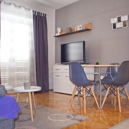 Apartments Mike Novalja Luaran gambar